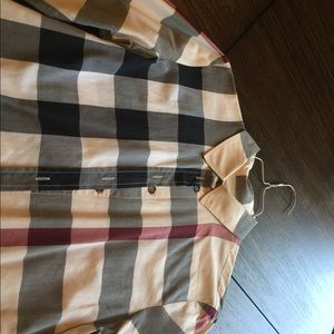 Long sleeved button down. Like New!